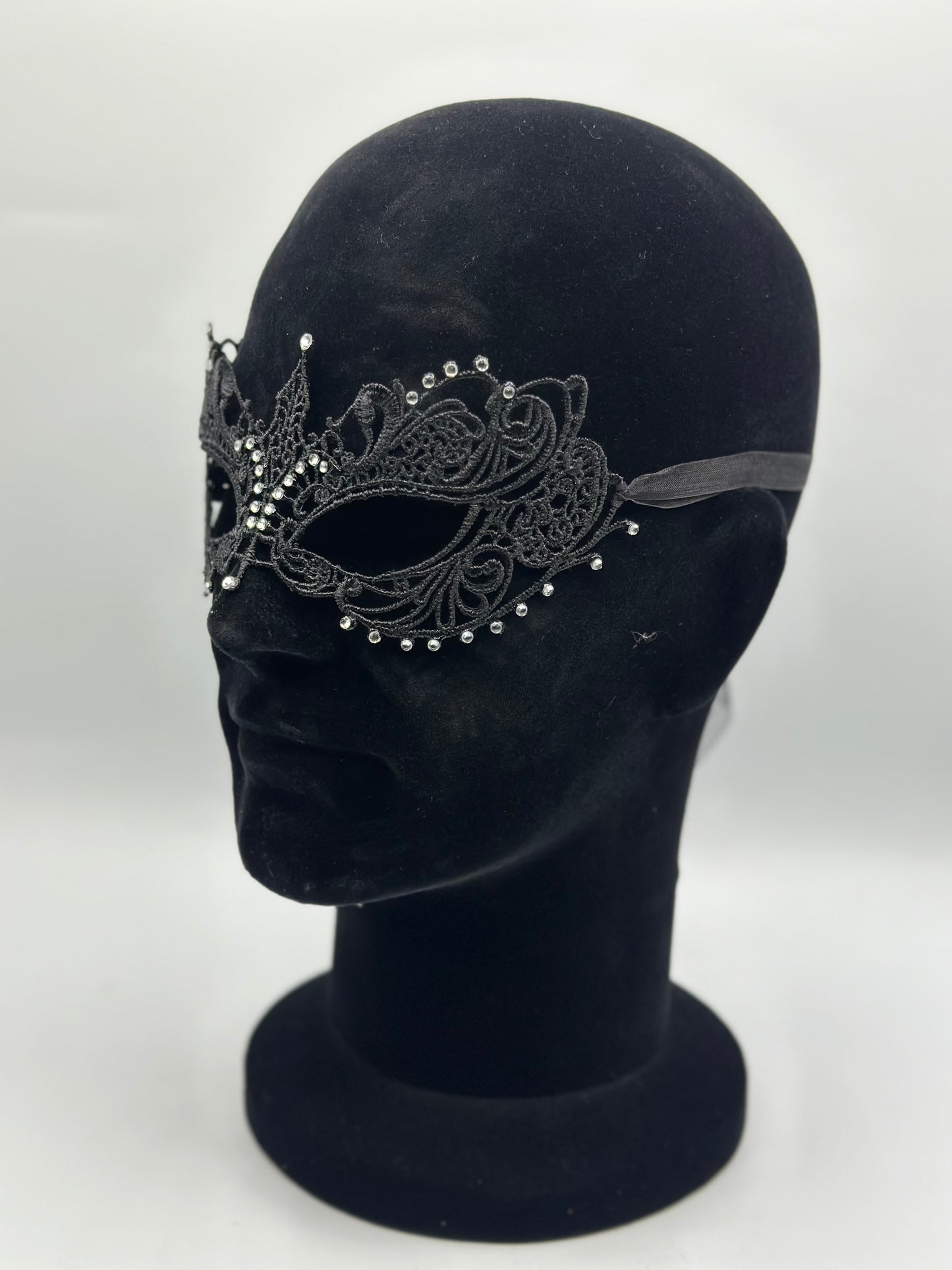 Masque en dentelle noire avec strass - Masque vénitien noir