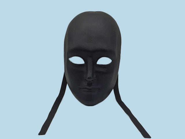 Schwarze Maske mit menschlichen Gesichtszügen