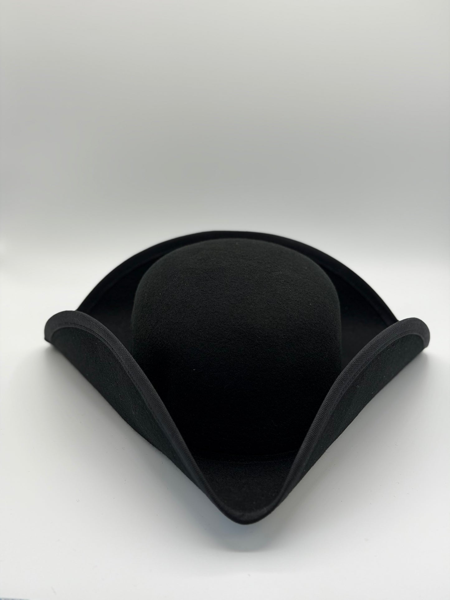 Dreispitz – Klassischer Piratenhut aus Lammwolle