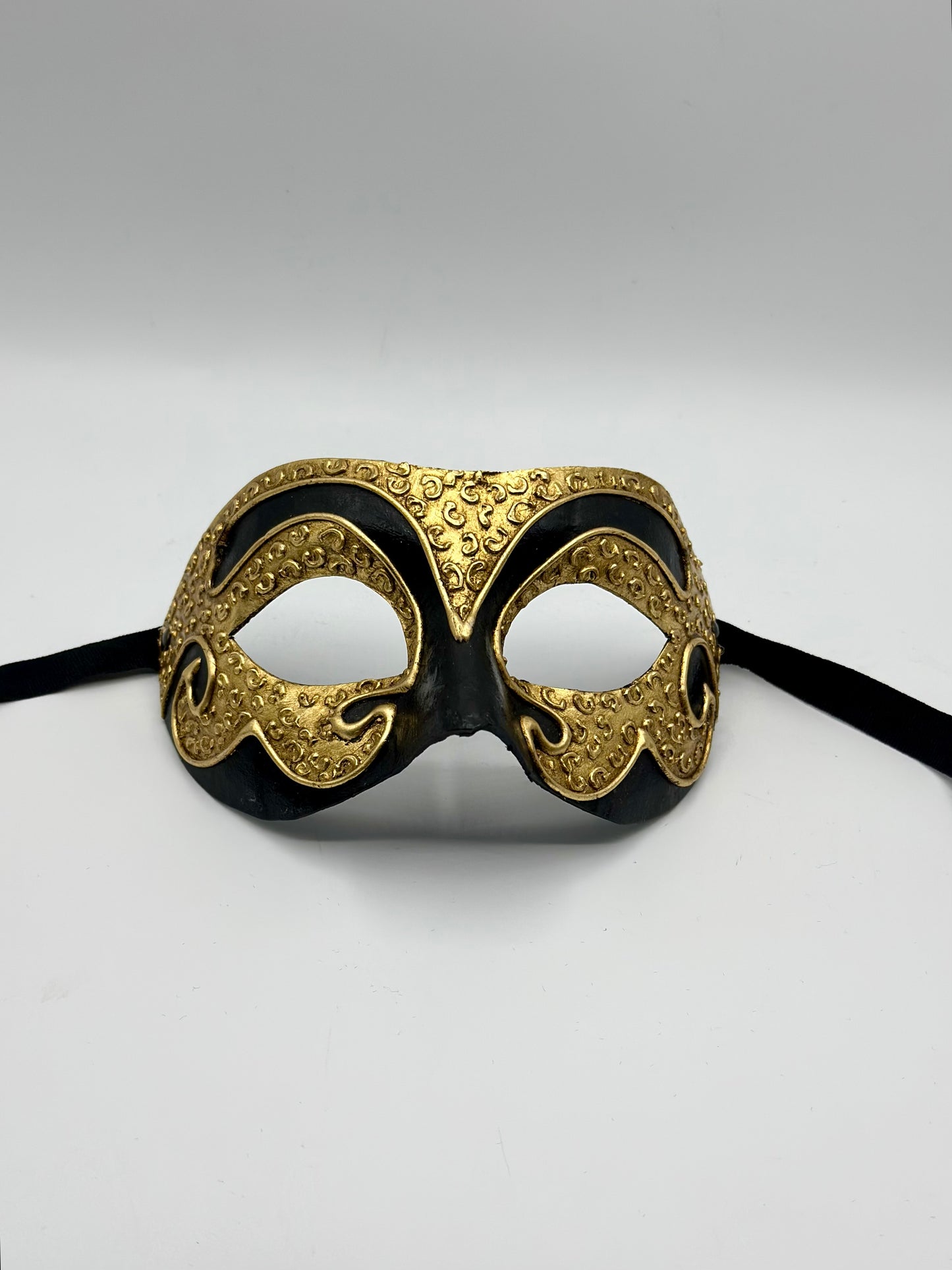 Venezianische Maskenmaske – Schwarz mit goldenen Details