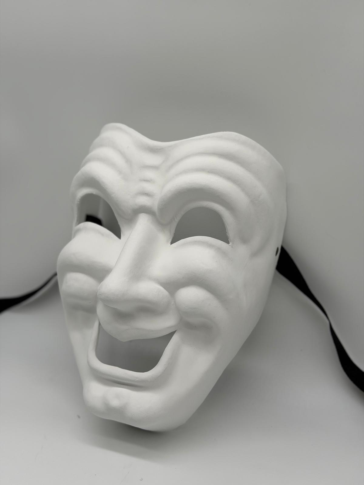 Máscara Ridi en papel maché blanco