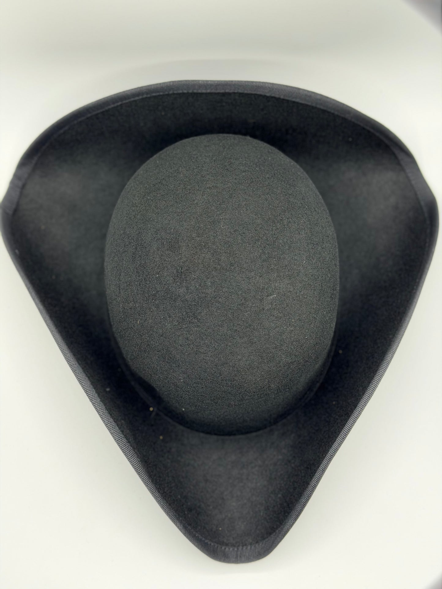 Dreispitz – Klassischer Piratenhut aus Lammwolle