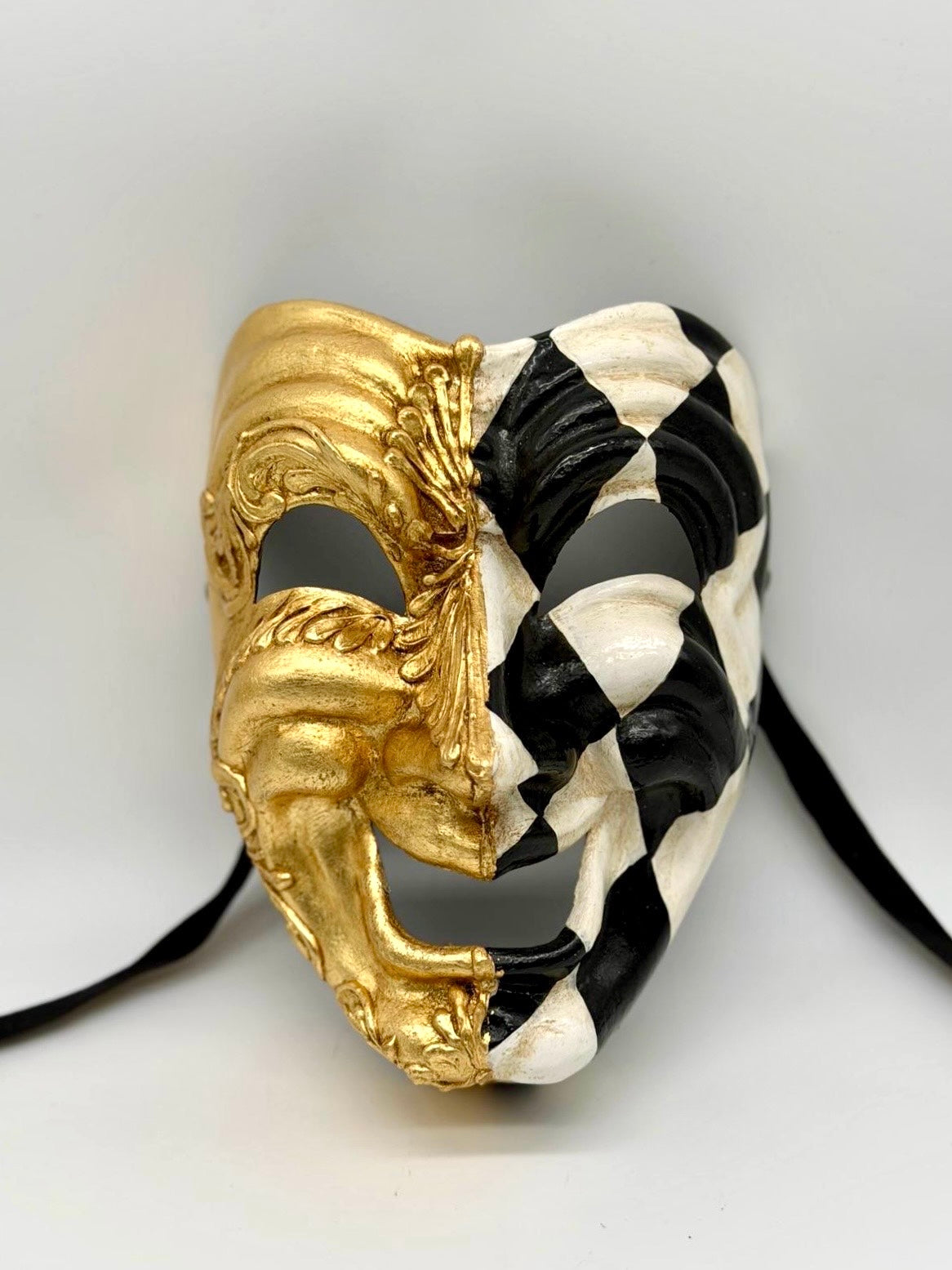 Masque comique doré et noir blanc