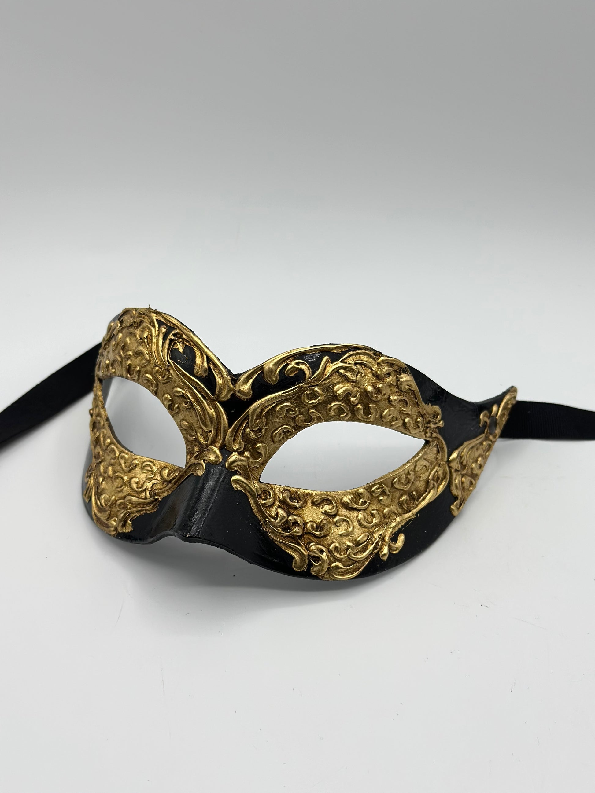 der goldene handschuh maske Schwarze-goldene Maskenball-Maske – Elegantes venezianisches Design