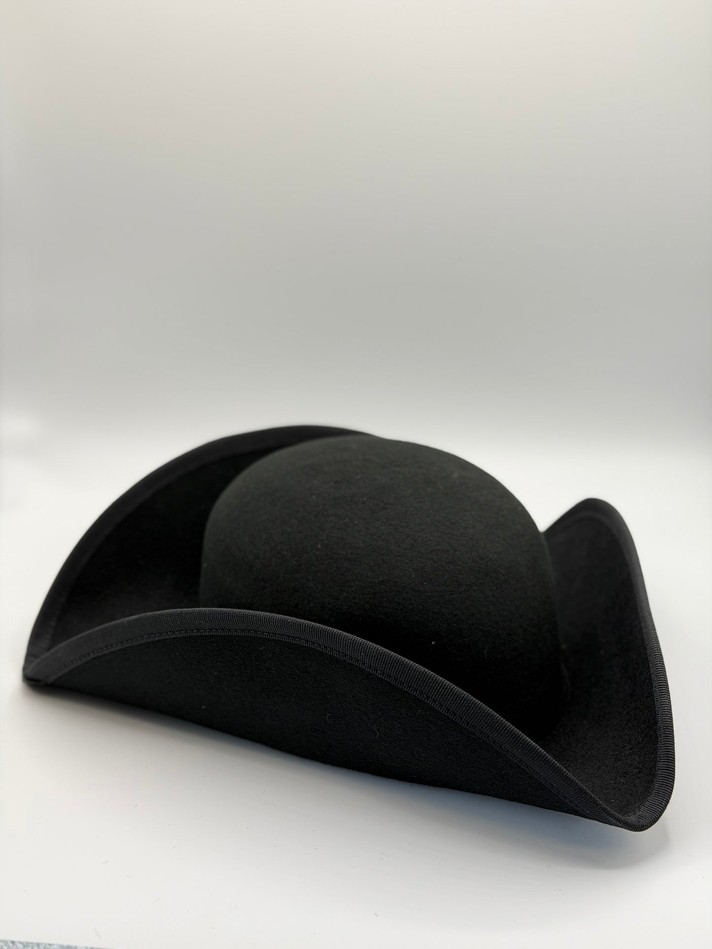 Dreispitz – Klassischer Piratenhut aus Lammwolle