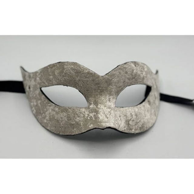 Maske mit cremefarbenem Samt überzogen. Maskenmaske für Damen.
