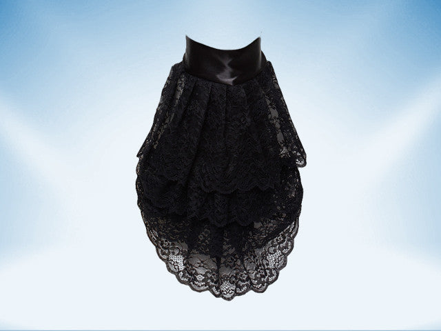 Jabot de dentelle noire