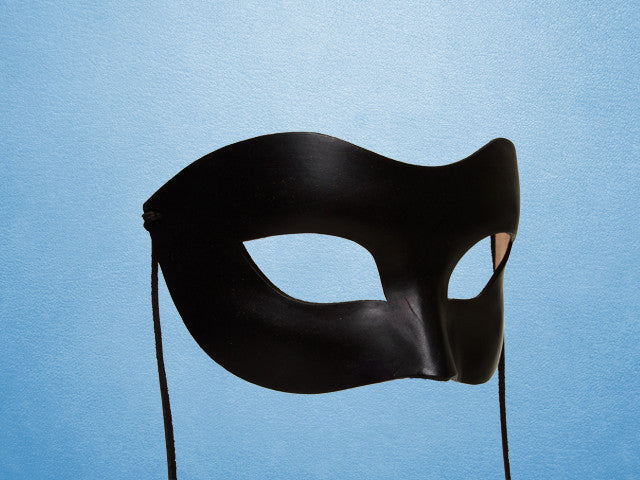 Masque en cuir noir